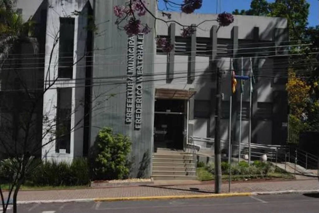 Prefeitura de Frederico Westphalen adotará turno único a partir de outubro