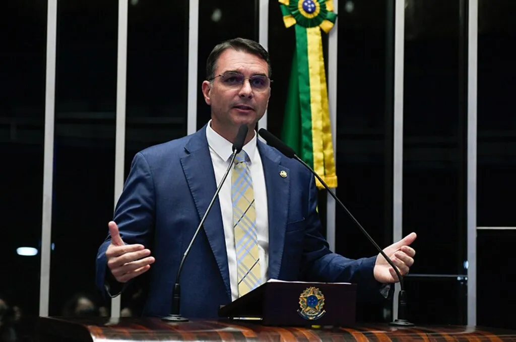 Flávio Bolsonaro lidera votação para presidente em Frederico Westphalen