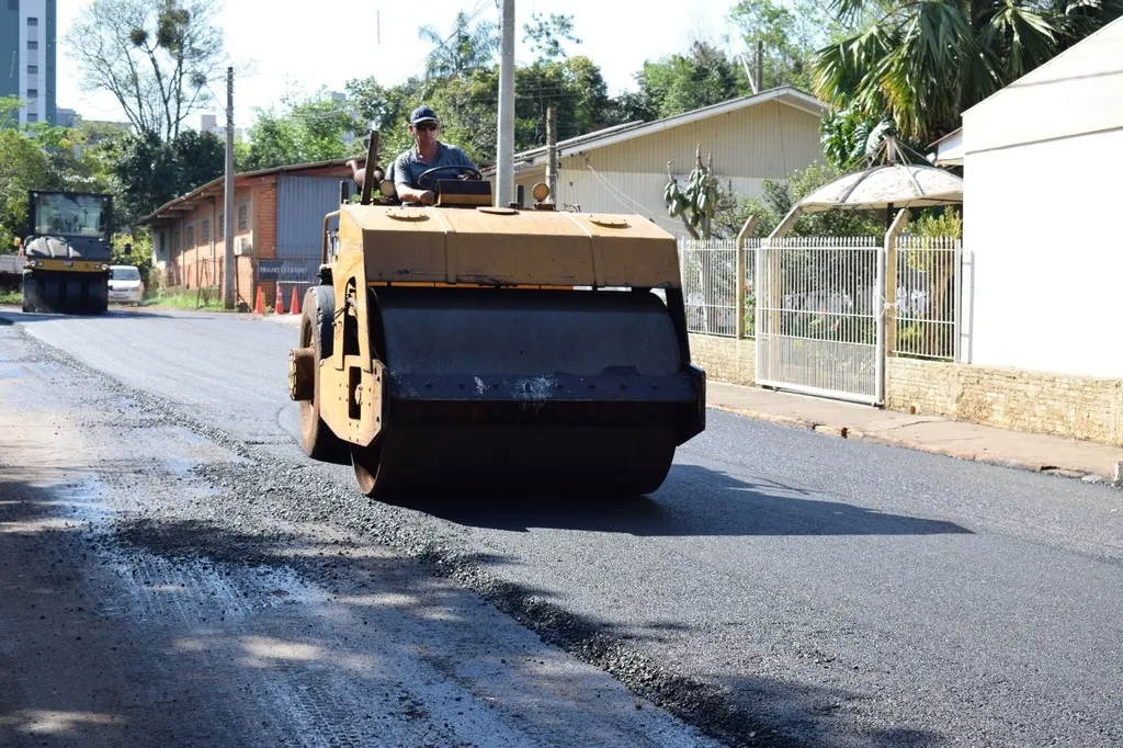 Concluída a obra de pavimentação da Rua das Camélias no Bairro Aparecida em Frederico Westphalen